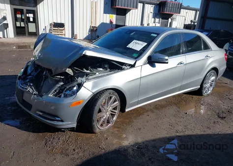 2013 Mercedes-Benz E 350 4Matic z USA, uszkodzony, nr VIN WDDHF8JB6DA764974